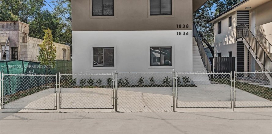 Immobilier commercial à Miami, Floride № 2032186