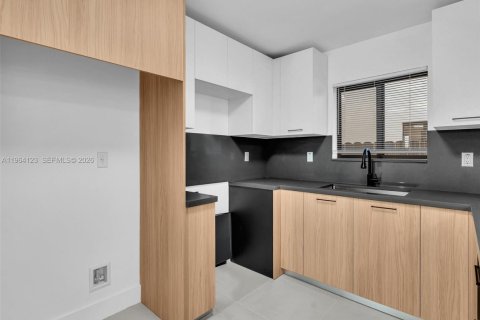 Immobilier commercial à vendre à Miami, Floride № 2032186 - photo 6