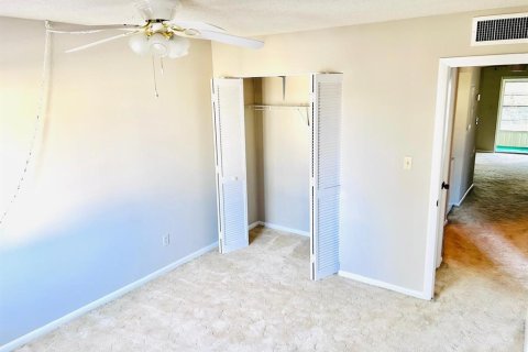 Condo in Ocala, Florida, 2 bedrooms  № 1744177 - photo 7