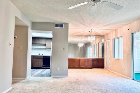 Condo in Ocala, Florida, 2 bedrooms  № 1744177 - photo 9