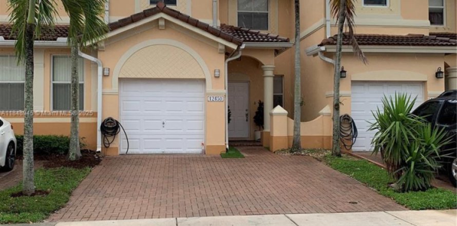 Touwnhouse à Miami, Floride 3 chambres, 148.83 m2 № 1857069