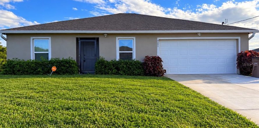 Villa ou maison à Lehigh Acres, Floride 3 chambres, 144.09 m2 № 2432697