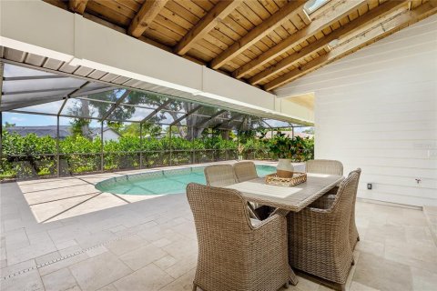 House in Sarasota, Florida 3 bedrooms, 305.83 sq.m. № 2199555 - photo 8