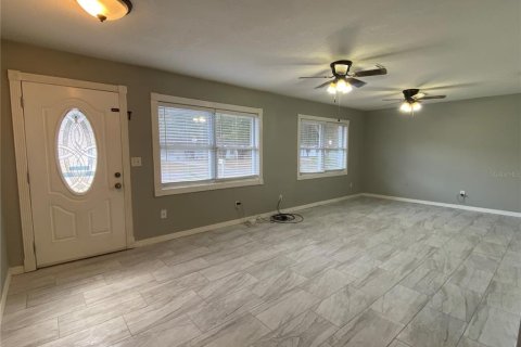 Villa ou maison à vendre à Zephyrhills, Floride: 2 chambres, 98.85 m2 № 2231788 - photo 4