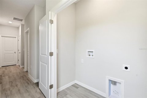 Casa en venta en Eustis, Florida, 3 dormitorios, 122.35 m2 № 2234644 - foto 26