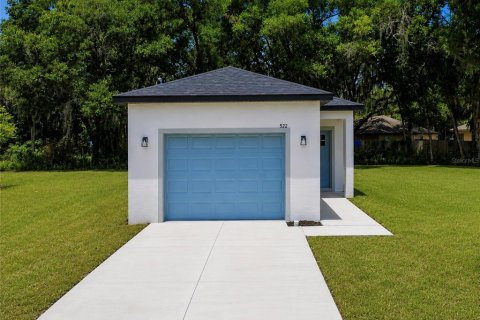 House in Eustis, Florida 3 bedrooms, 122.35 sq.m. № 2234644