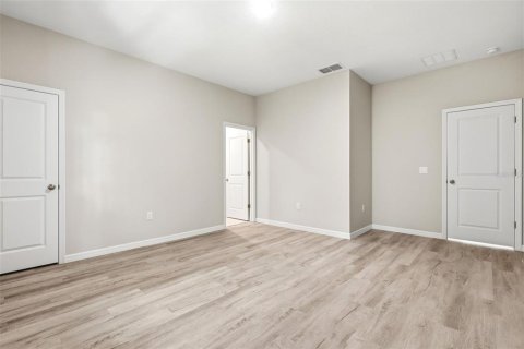 Casa en venta en Eustis, Florida, 3 dormitorios, 122.35 m2 № 2234644 - foto 4