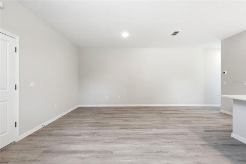 Casa en venta en Eustis, Florida, 3 dormitorios, 122.35 m2 № 2234644 - foto 5