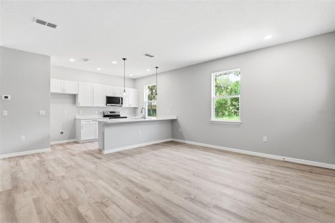 Casa en venta en Eustis, Florida, 3 dormitorios, 122.35 m2 № 2234644 - foto 10