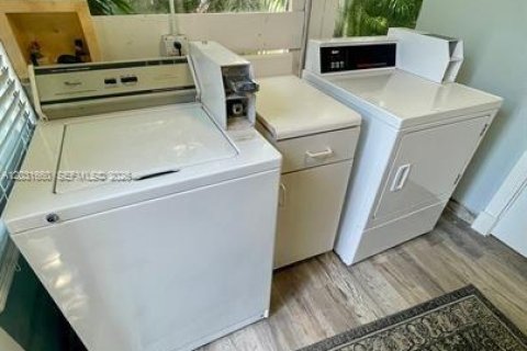 Casa en alquiler en Wilton Manors, Florida, 1 dormitorio № 2085895 - foto 10