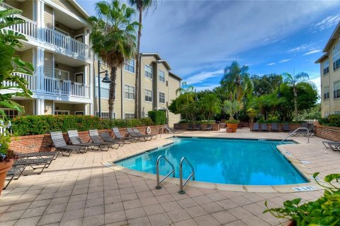 Condo in Tampa, Florida, 1 bedroom  № 1767109 - photo 8