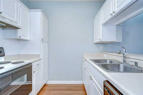 Condo in Tampa, Florida, 1 bedroom  № 1767109 - photo 21