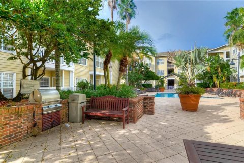 Condo in Tampa, Florida, 1 bedroom  № 1767109 - photo 5
