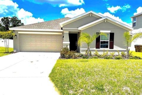 House in Clermont, Florida 3 bedrooms, 145.02 sq.m. № 2093693