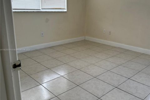 Condo in Sunrise, Florida, 2 bedrooms  № 1794412 - photo 7