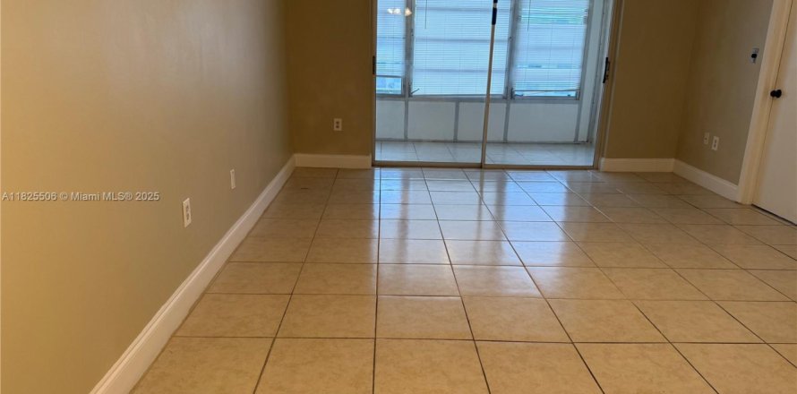 Condo in Sunrise, Florida, 2 bedrooms  № 1794412