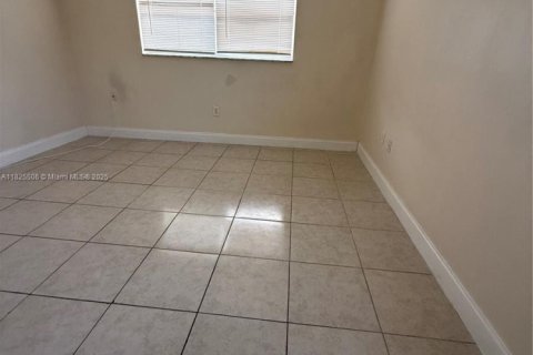 Condo in Sunrise, Florida, 2 bedrooms  № 1794412 - photo 6