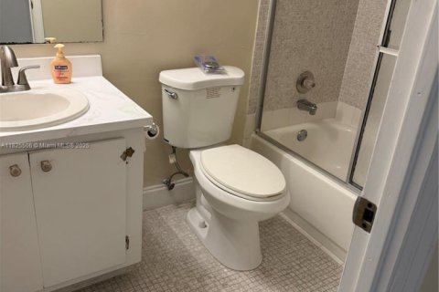 Condo in Sunrise, Florida, 2 bedrooms  № 1794412 - photo 16