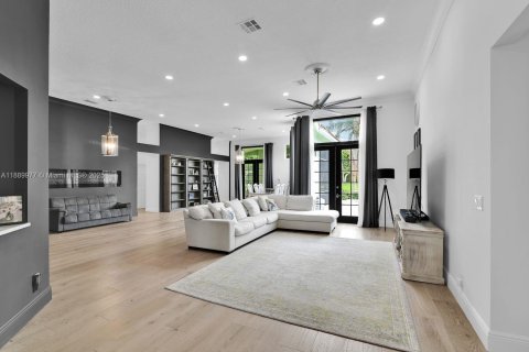Casa en venta en Boca Raton, Florida, 5 dormitorios, 329.8 m2 № 1946018 - foto 10