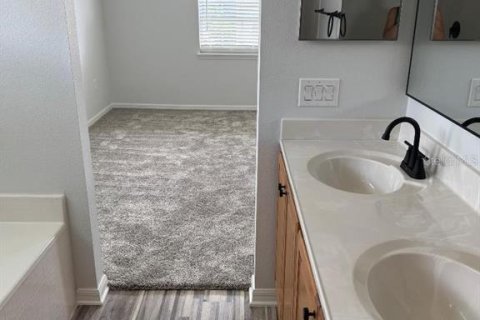 Casa en venta en Alachua, Florida, 5 dormitorios, 260.5 m2 № 1907543 - foto 29