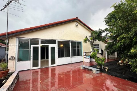 Casa en alquiler en Miami, Florida, 3 dormitorios, 186.73 m2 № 1931948 - foto 26