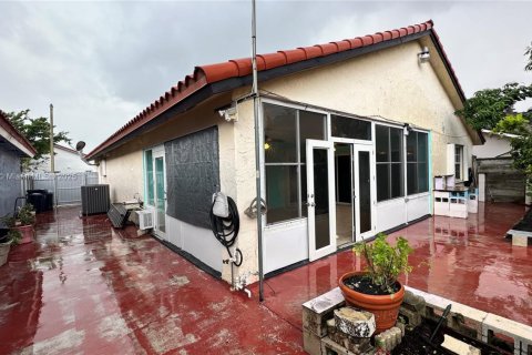 Casa en alquiler en Miami, Florida, 3 dormitorios, 186.73 m2 № 1931948 - foto 28