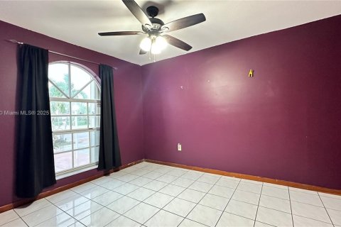 Casa en alquiler en Miami, Florida, 3 dormitorios, 186.73 m2 № 1931948 - foto 20