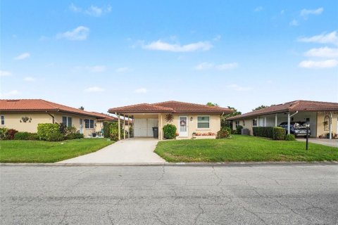 Condo in Bradenton, Florida, 2 bedrooms № 2206950 - photo 2