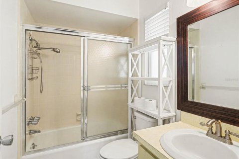 Condo in Bradenton, Florida, 2 bedrooms № 2206950 - photo 23