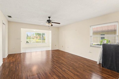 Condo in Bradenton, Florida, 2 bedrooms № 2206950 - photo 5