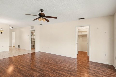 Condo in Bradenton, Florida, 2 bedrooms № 2206950 - photo 8