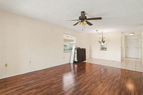 Condo in Bradenton, Florida, 2 bedrooms № 2206950 - photo 7