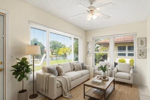 Condo in Bradenton, Florida, 2 bedrooms № 2206950 - photo 17