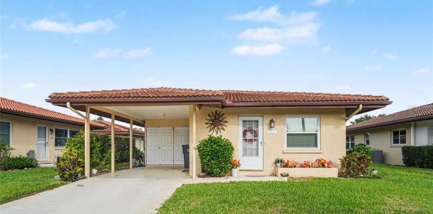 Condo in Bradenton, Florida, 2 bedrooms № 2206950