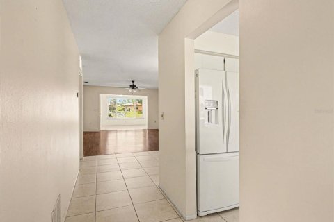 Condo in Bradenton, Florida, 2 bedrooms № 2206950 - photo 3