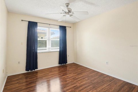 Condo in Bradenton, Florida, 2 bedrooms № 2206950 - photo 25