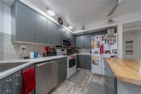 Купить виллу или дом в Порт-Шарлотт, Флорида 13 комнат, 190.26м2, № 2119916 - фото 5