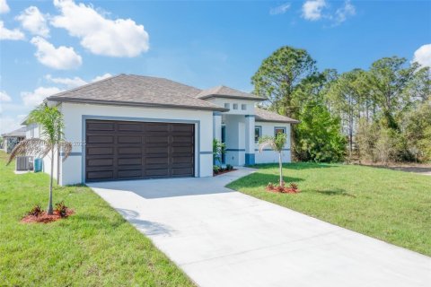 House in Lehigh Acres, Florida 3 bedrooms, 148.92 sq.m. № 1762420 - photo 23