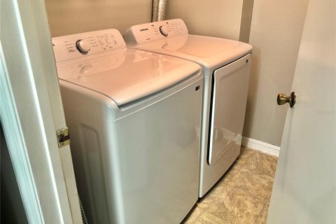 Condominio en alquiler en Orlando, Florida, 2 dormitorios, 99.68 m2 № 2100859 - foto 18