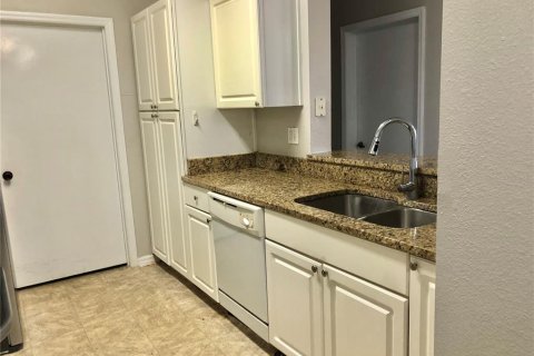 Condominio en alquiler en Orlando, Florida, 2 dormitorios, 99.68 m2 № 2100859 - foto 8
