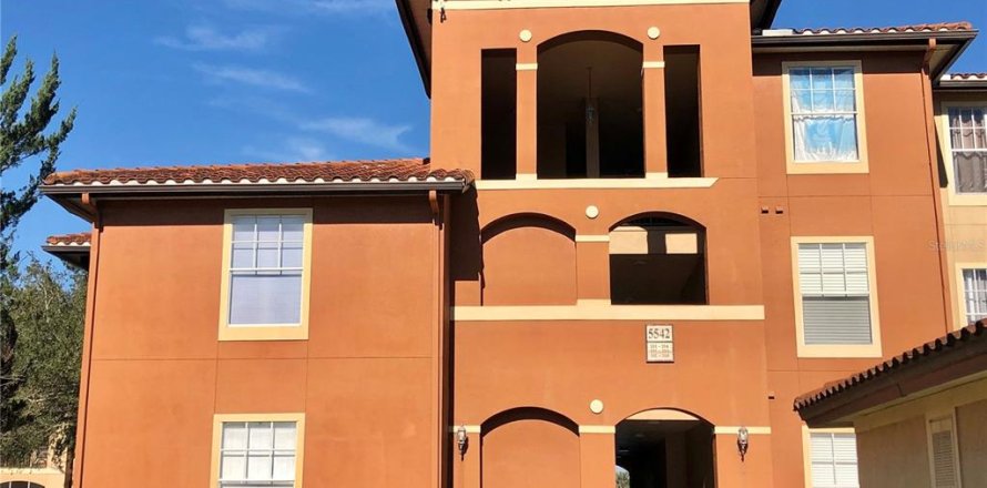 Condominio en Orlando, Florida, 2 dormitorios  № 2100859