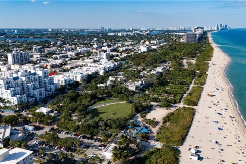 Condominio en alquiler en Miami Beach, Florida, 2 dormitorios, 91.14 m2 № 1993912 - foto 28