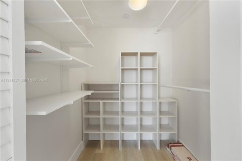 Condominio en alquiler en Miami Beach, Florida, 2 dormitorios, 91.14 m2 № 1993912 - foto 19