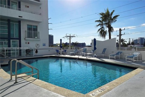 Condominio en alquiler en Miami Beach, Florida, 2 dormitorios, 91.14 m2 № 1993912 - foto 7