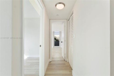Condominio en alquiler en Miami Beach, Florida, 2 dormitorios, 91.14 m2 № 1993912 - foto 15