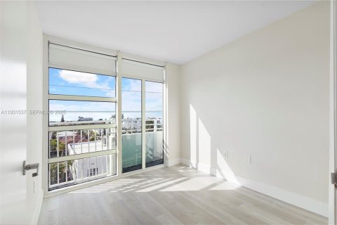 Condominio en alquiler en Miami Beach, Florida, 2 dormitorios, 91.14 m2 № 1993912 - foto 16