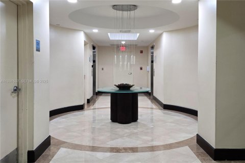 Condominio en alquiler en Miami Beach, Florida, 2 dormitorios, 91.14 m2 № 1993912 - foto 11
