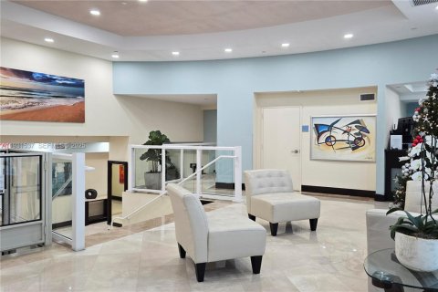 Condominio en alquiler en Miami Beach, Florida, 2 dormitorios, 91.14 m2 № 1993912 - foto 10