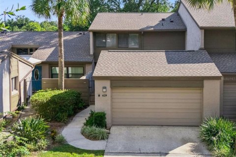 Townhouse in Fern Park, Florida 3 bedrooms, 175.49 sq.m. № 2393745 - photo 2