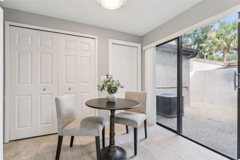 Townhouse in Fern Park, Florida 3 bedrooms, 175.49 sq.m. № 2393745 - photo 25